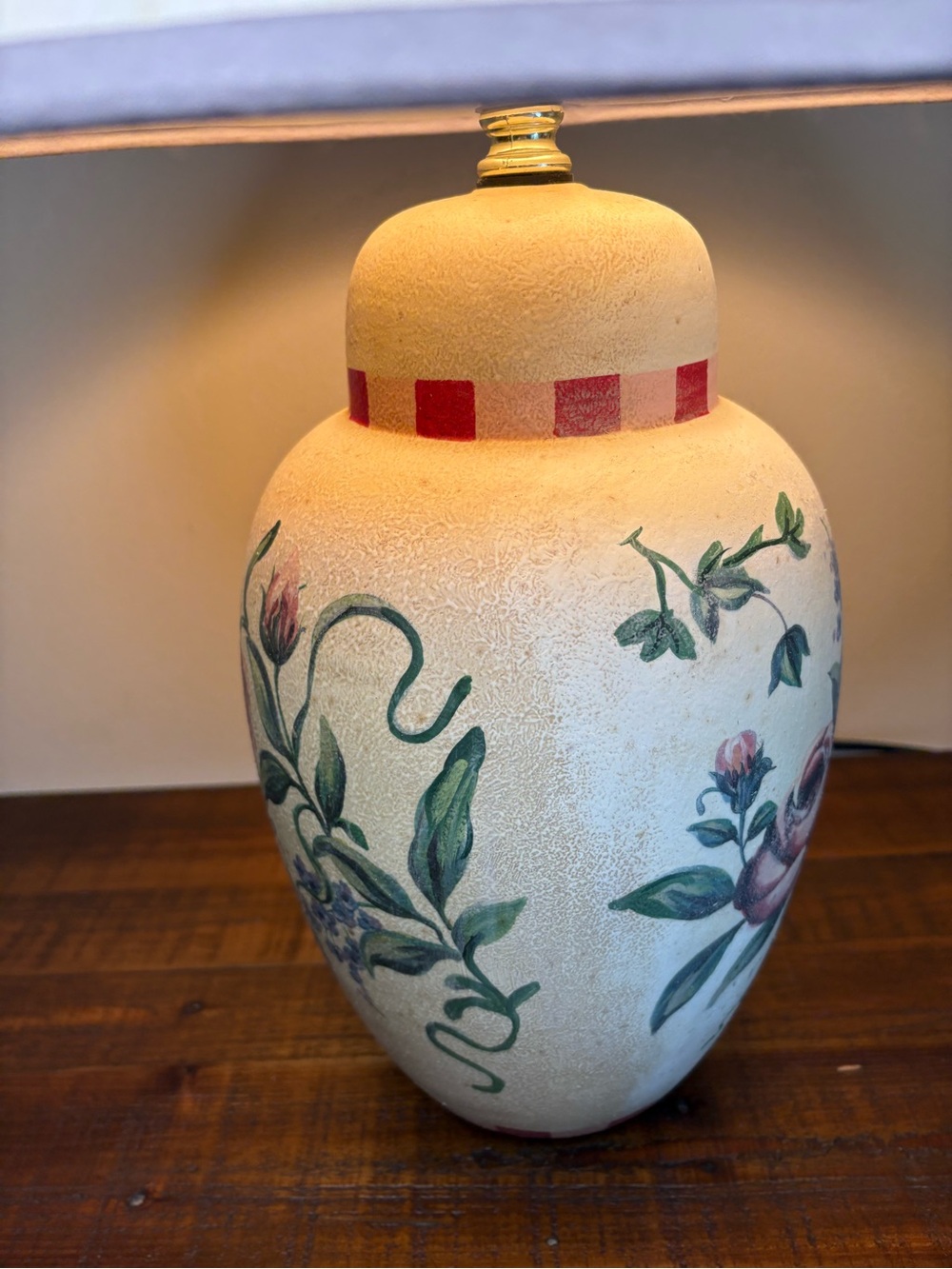 Vintage Cottagecore Ceramic Table Lamp - Picture 3 of 15